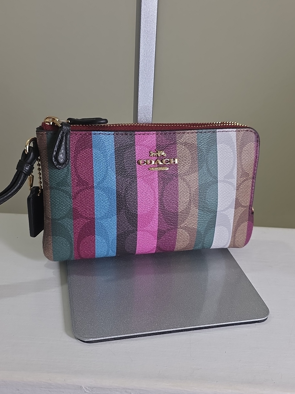 COACH C6022 Multicolor Striped Wristlet with Double Corner Zip Like NEW - Picture 13 of 13